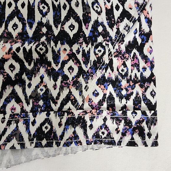 Lole Women's Shorts Size 10 Cactus Flower Sizzle Multicolor Ikat Pleated Casey - Picture 7 of 12